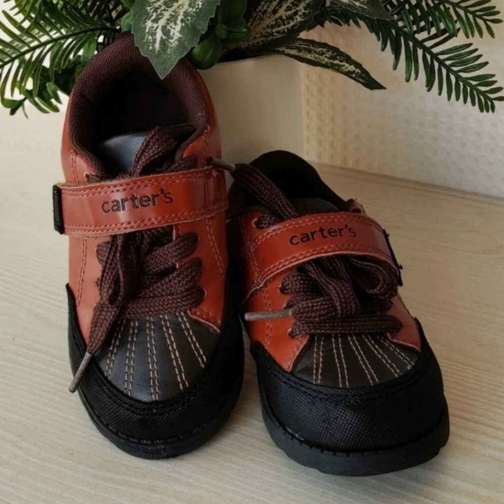 Carter's Benelli Toddler Boy's  Brown Sneaker shoes Size 9